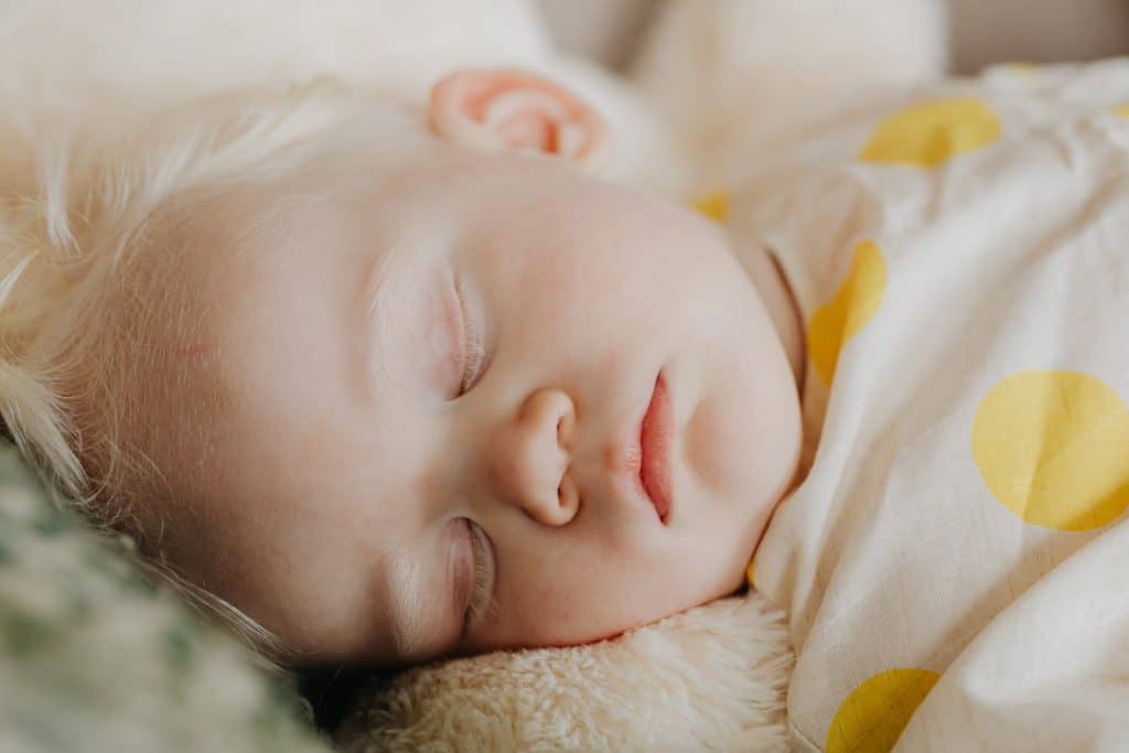 how to put a baby to sleep in 40 seconds