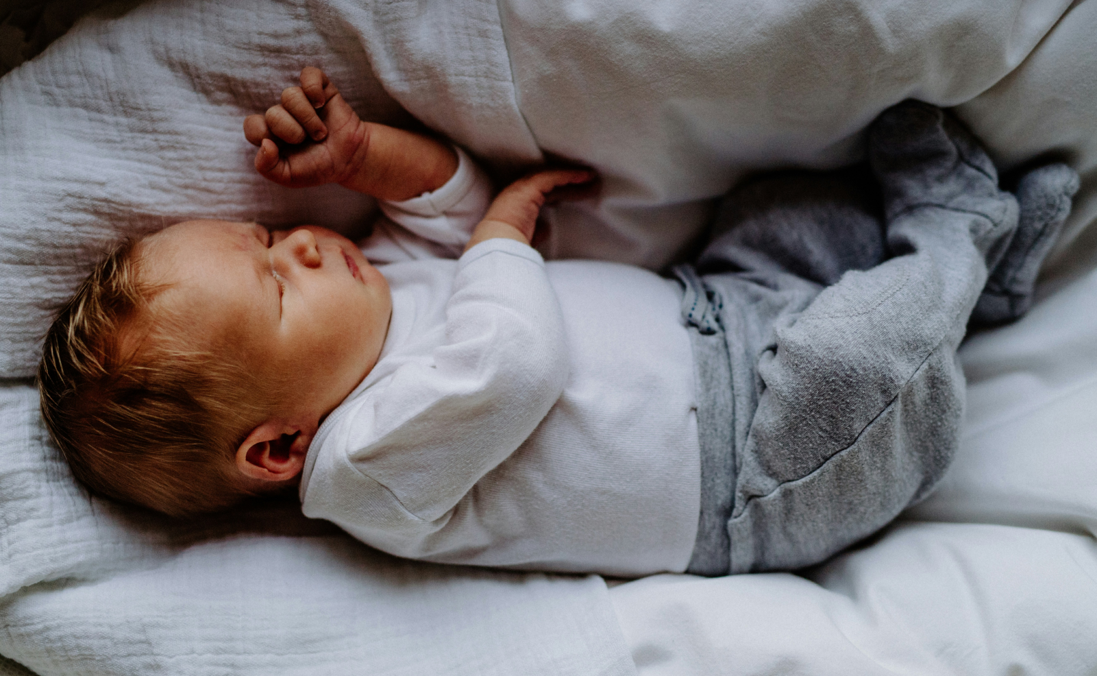 The 2026 Baby Sleep Reset: How to Master the 40-Second Sleep Method and Choose Between Kyte vs. Dreamland Sacks