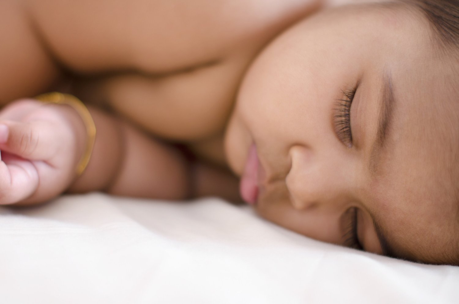 How to Get Baby to Sleep in Crib: Kyte and Dreamland Sleep Sack Guide