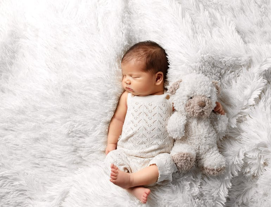 How to Put a Baby to Sleep in 40 Seconds: 40 Methods and Best Sleep Sacks