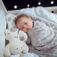 When is it Safe for Baby to Sleep with a Blanket? The Ultimate Guide