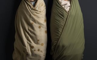 What is the difference between using a swaddle and a sleep sack?